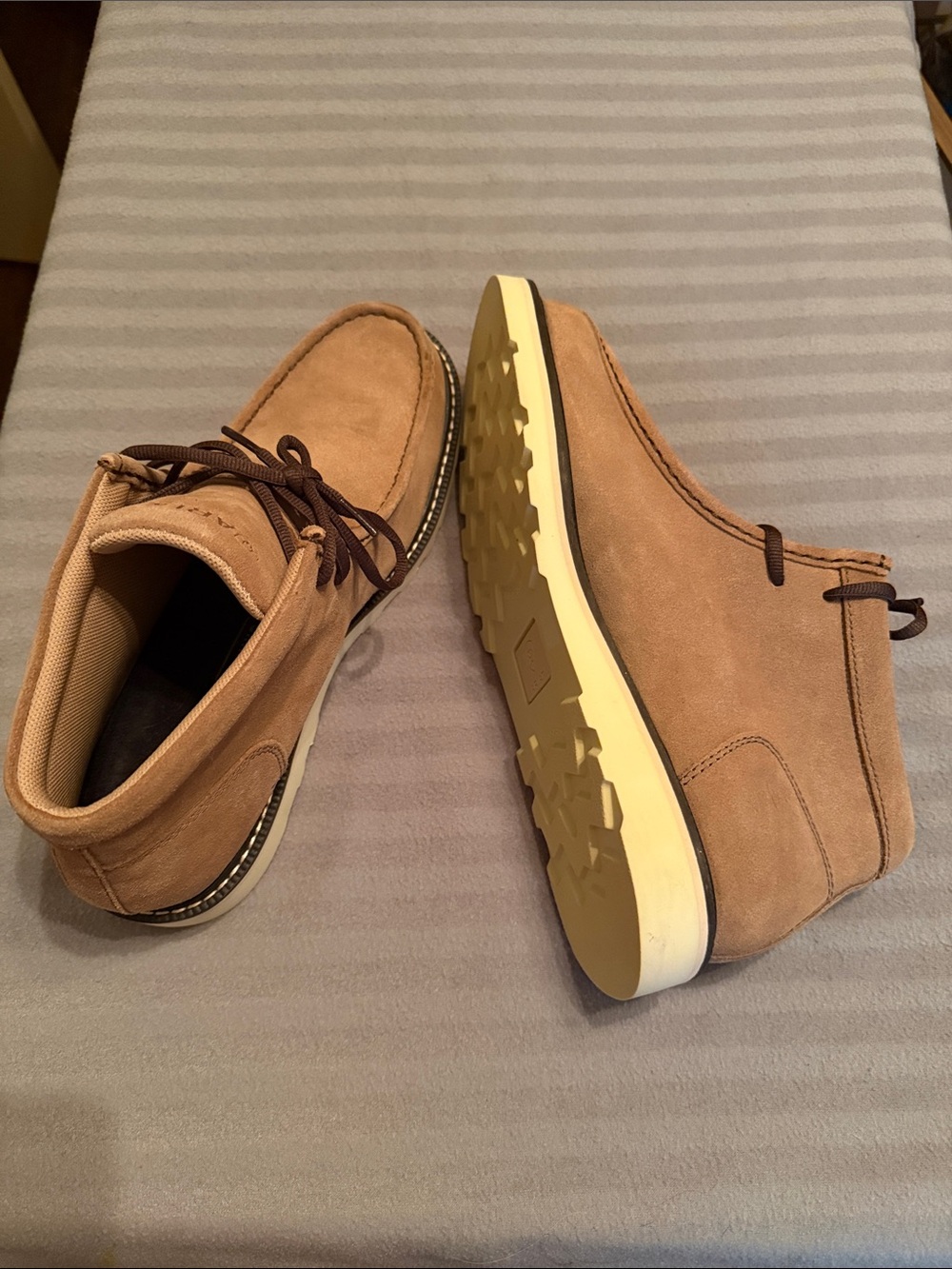Ariat Tan Suede Casual Chukka Boots